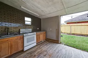 11906 Dinosaur Valley Dr, Sugar Land, TX 77498 - Photo 46
