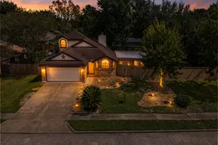 232 Trailride Road Rd, Angleton, TX 77515 - Photo 2