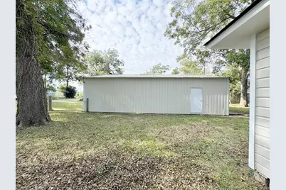 703 N Elm Street, Sweeny, TX 77480 - Photo 22
