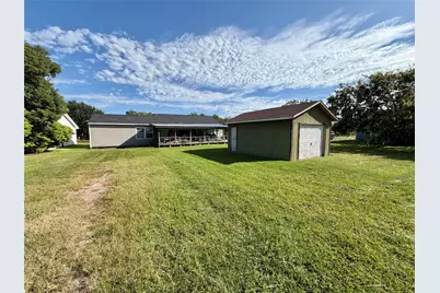 711 W 7th Street, Freeport, TX 77541 - Photo 18