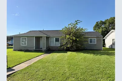 711 W 7th Street, Freeport, TX 77541 - Photo 2