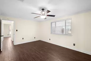 11611 Burlwood Dr, Houston, TX 77089 - Photo 6