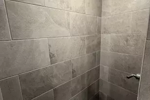 1031 S Anderson St, Angleton, TX 77515 - Photo 14