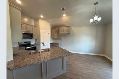 1031 S Anderson Street, Angleton, TX 77515 - Photo 4