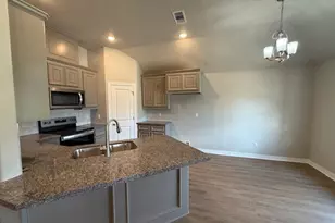 1031 S Anderson St, Angleton, TX 77515 - Photo 4