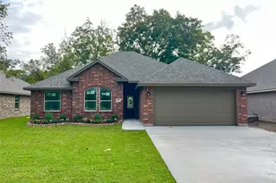 1031 S Anderson St, Angleton, TX 77515 - Photo 1