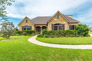 4827 Magnolia Bend Dr, Rosharon, TX 77583 - Photo 2