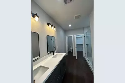 704 Avenue I, Conroe, TX 77301 - Photo 4