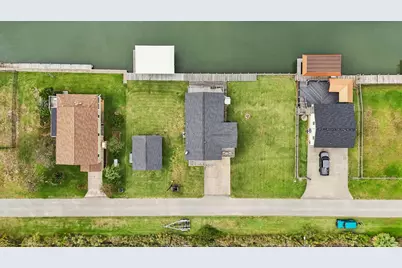 1221 Bay Street, Crystal Beach, TX 77650 - Photo 36