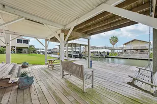 1221 Bay St, Crystal Beach, TX 77650 - Photo 26