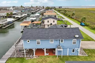 1221 Bay St, Crystal Beach, TX 77650 - Photo 34