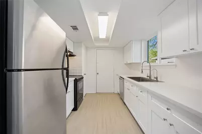 2302 Green Knoll Drive, Houston, TX 77067 - Photo 6