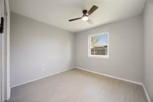 2302 Green Knoll Dr, Houston, TX 77067 - Photo 20