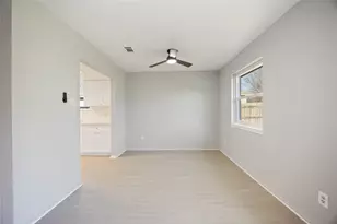 2302 Green Knoll Dr, Houston, TX 77067 - Photo 10