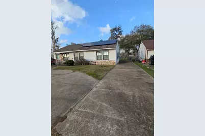 411 Center Way, Lake Jackson, TX 77566 - Photo 2