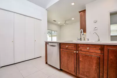 1750 N Country Club Boulevard, Sugar Land, TX 77478 - Photo 14