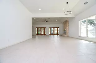 1750 N Country Club Blvd, Sugar Land, TX 77478 - Photo 4