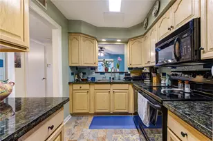 5217 Arboles Dr, Houston, TX 77035 - Photo 20