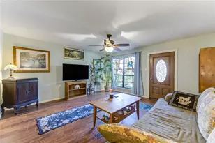5217 Arboles Dr, Houston, TX 77035 - Photo 14
