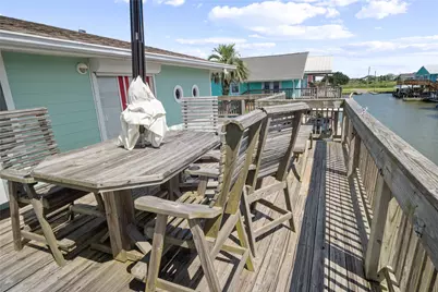 1205 Bay Street, Crystal Beach, TX 77650 - Photo 18