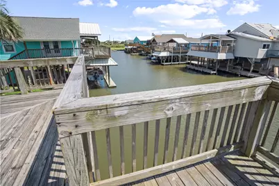 1205 Bay Street, Crystal Beach, TX 77650 - Photo 4