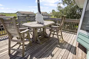 1205 Bay St, Crystal Beach, TX 77650 - Photo 18