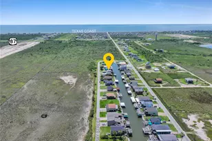 1205 Bay St, Crystal Beach, TX 77650 - Photo 40