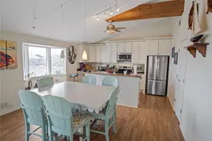 1205 Bay St, Crystal Beach, TX 77650 - Photo 8