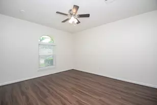 1215 Pinecroft Dr, Sugar Land, TX 77498 - Photo 26