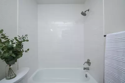 1215 Pinecroft Drive, Sugar Land, TX 77498 - Photo 32