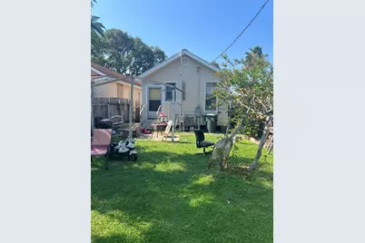 5107 Avenue Q 1/2, Galveston, TX 77551 - Photo 2