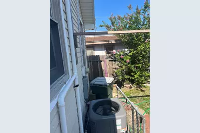 5107 Avenue Q 1/2, Galveston, TX 77551 - Photo 10