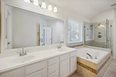 30 Jewelsford Drive, The Woodlands, TX 77382 - Photo 16