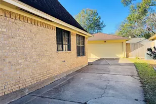 14734 Charlmont Dr, Houston, TX 77083 - Photo 22