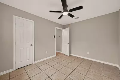 8607 Valley Forest Drive, Houston, TX 77078 - Photo 14