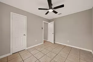 8607 Valley Forest Dr, Houston, TX 77078 - Photo 14