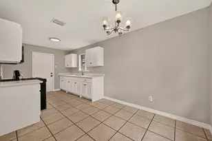 8607 Valley Forest Dr, Houston, TX 77078 - Photo 4