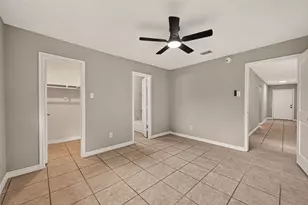 8607 Valley Forest Dr, Houston, TX 77078 - Photo 16