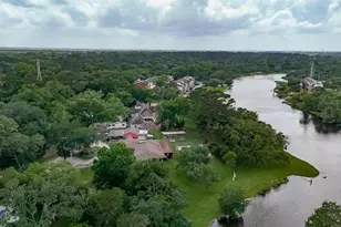 2307 Oleander Dr, Dickinson, TX 77539 - Photo 2