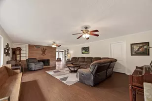 2307 Oleander Dr, Dickinson, TX 77539 - Photo 4