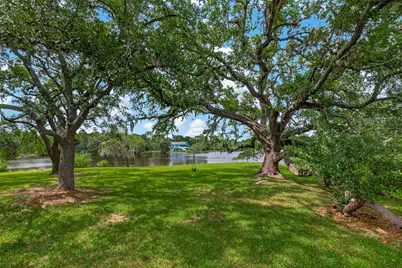 2307 Oleander Drive, Dickinson, TX 77539 - Photo 40