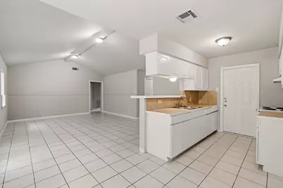 5239 Selinsky Road, Houston, TX 77048 - Photo 8