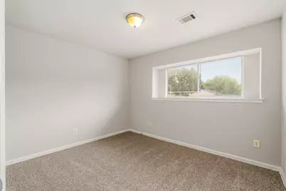5239 Selinsky Road, Houston, TX 77048 - Photo 12
