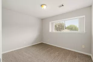 5239 Selinsky Rd, Houston, TX 77048 - Photo 12