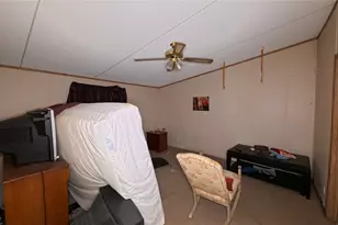 505 Koym St, East Bernard, TX 77435 - Photo 4