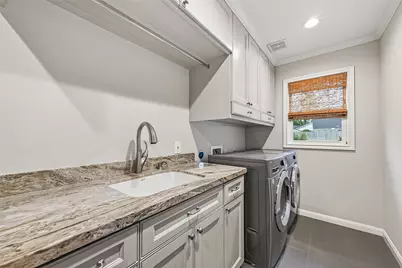 426 W Gaywood Drive, Houston, TX 77079 - Photo 34