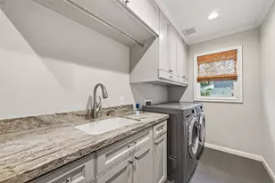 426 W Gaywood Dr, Houston, TX 77079 - Photo 34