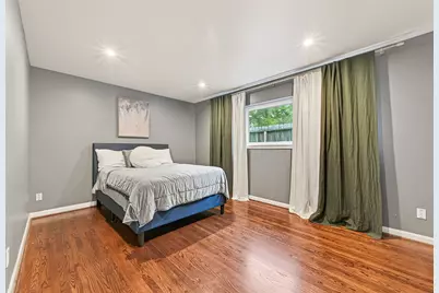 426 W Gaywood Drive, Houston, TX 77079 - Photo 32