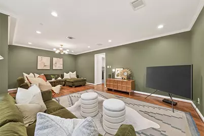 426 W Gaywood Drive, Houston, TX 77079 - Photo 10