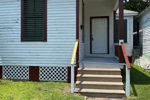 3914 Bernardo De Galvez Ave, Galveston, TX 77550 - Photo 1